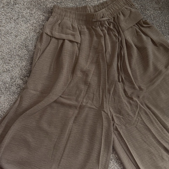 Brown Wide-Leg Pallazo Culottes capris with Elastic waist - Picture 10 of 14